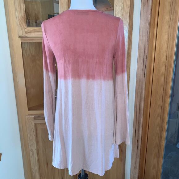 Ditzy Daisy Long Bell Sleeve Ombré Swing Dress NWT! - Picture 3 of 6